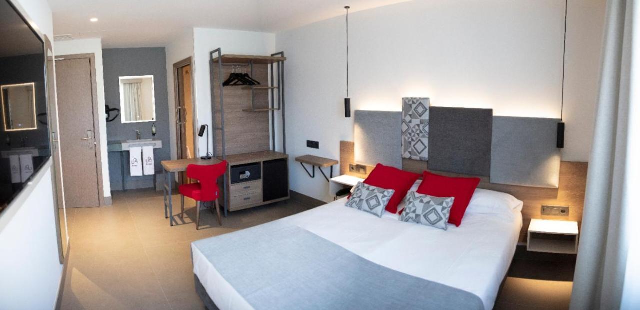 Urban A+++ Hotel Tres Cantos Exterior photo